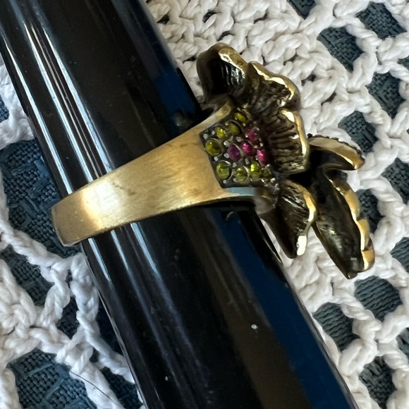 Heidi Daus Hummingbird Vintage Swarovski crystals size 10 Ring - Picture 4 of 6